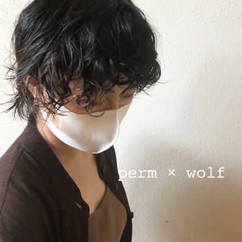 ミディアムヘアに個性をプラスしてくれるパーマ強めのおすすめスタイル Hair