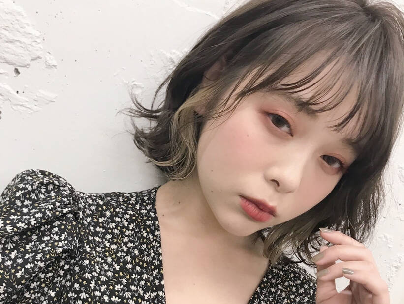 程良く揺れ動く外ハネや 透明感があるシースルーな前髪で お洒落を演出する あざとヘア はいかがですか Hair