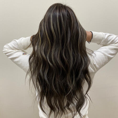 大阪でno 1のデザインカラーが上手い美容師になることが目標です 神崎 祐太 スタイリストインタビュー Hair