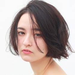 黒髪を染めたいと思っている人必見 メリット デメリットと染める時の注意点 Hair