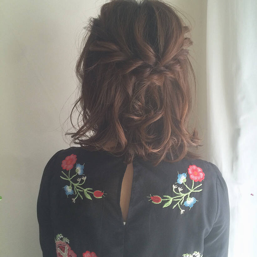 今すぐできる ヘアアレンジ ミディアム ロングのまとめ髪 Hair 今すぐできる ヘアアレンジ ミディアム ロングのまとめ髪 Hair