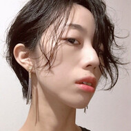 21年夏 大人遊び心満点アシメヘアーのヘアスタイル 髪型 ヘアアレンジ一覧 Hair 21年夏 大人遊び心満点アシメヘアーのヘアスタイル 髪型 ヘアアレンジ一覧 Hair
