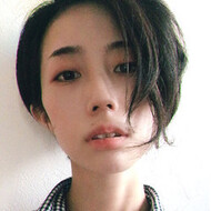 21年夏 大人遊び心満点アシメヘアーのヘアスタイル 髪型 ヘアアレンジ一覧 Hair 21年夏 大人遊び心満点アシメヘアーのヘアスタイル 髪型 ヘアアレンジ一覧 Hair