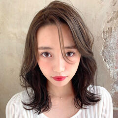 ミディアム くびれカール フェミニン 前髪あり Afloat Ruvua 大沢 かおり Hair
