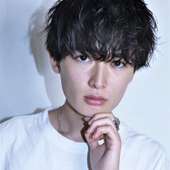 メンズショート メンズスタイル ミディアム スパイラルパーマ Guzzle たいき 5057 Hair メンズショート メンズスタイル ミディアム スパイラルパーマ Guzzle たいき 5057 Hair