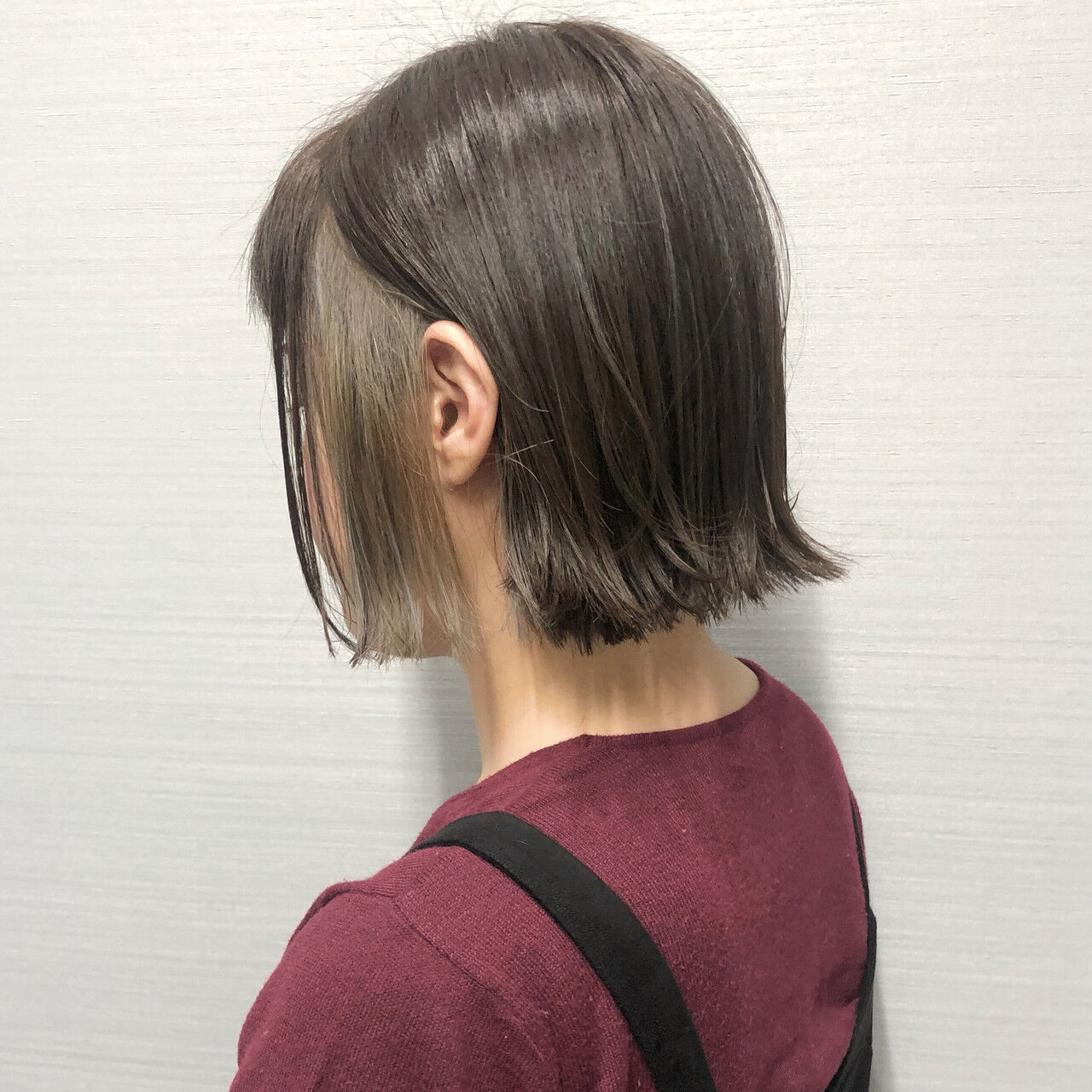 髪型 ボブ インナーカラー