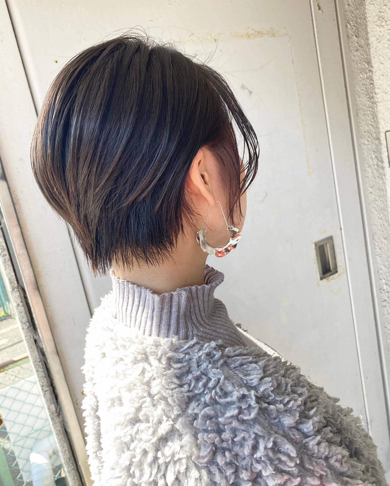 髪型 ショート アッシュグレー