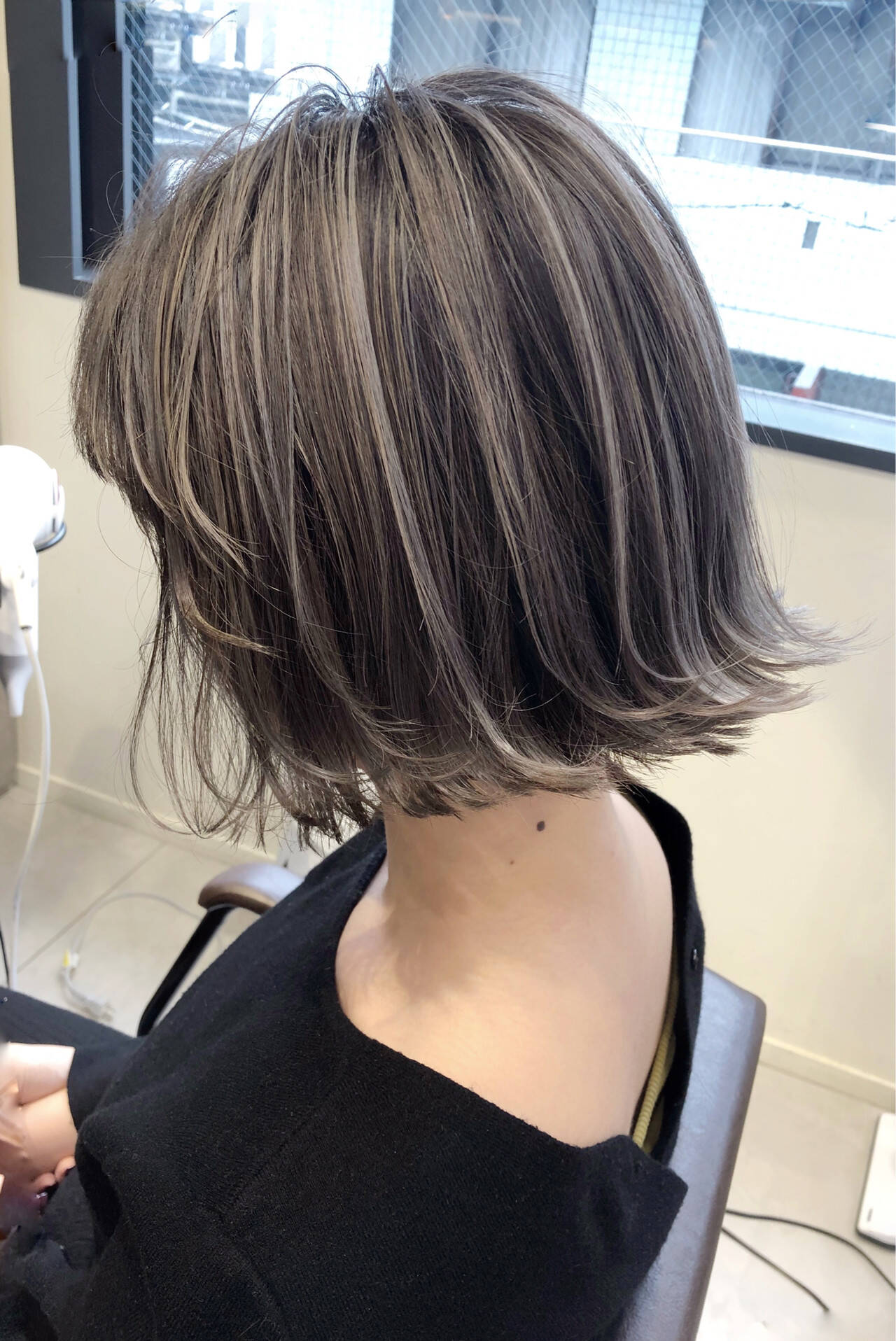 髪型 ボブ ハイライト