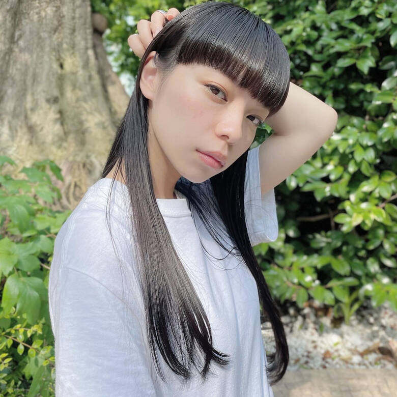 黒髪 ロング ナチュラル 前髪パッツン Peek A Boo アトレ恵比寿店 Kyohei Oda Hair