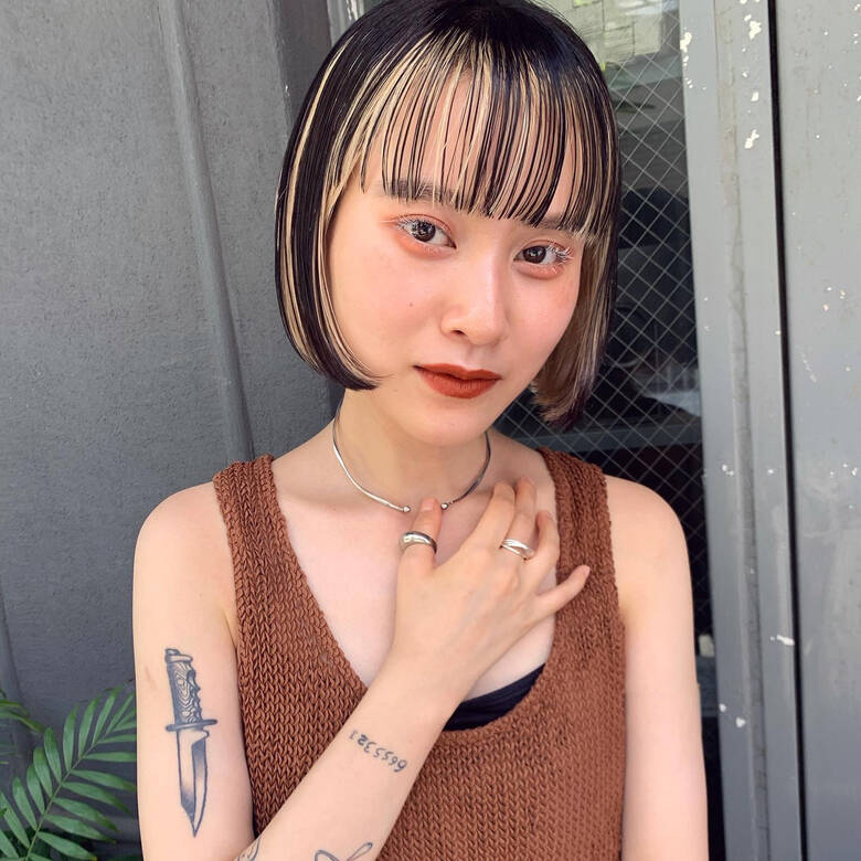 ナチュラル イヤリングカラー 前髪インナーカラー 切りっぱなしボブ G Me Byalansmithee G Me なぎ Hair