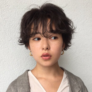 保存版 ヘアアイロンの最適温度は 仕上がりやパーツ別の髪を傷めない使い方 Hair