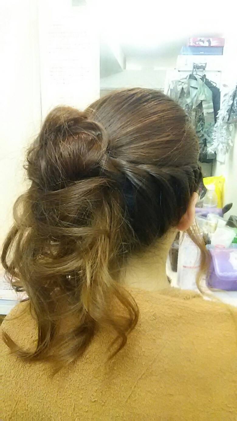 ポニーテール アップスタイル 編み込み ツイスト Hair Joynt 横島 真実 Hair