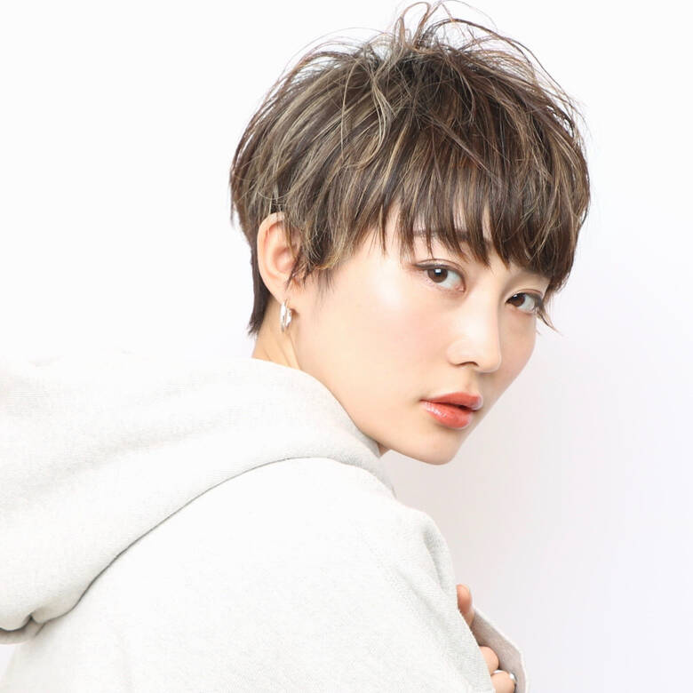 ベリーショート コントラストハイライト レイヤー 3dハイライト Acoron 新宿 大西 真人 Hair