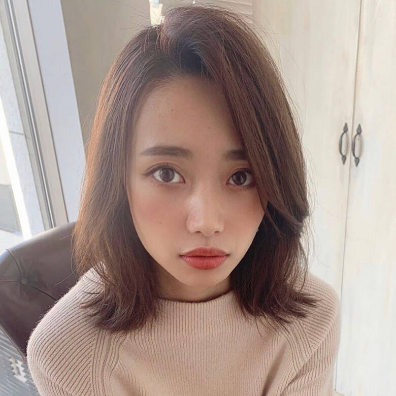 色気 くびれカール ミディアム 外ハネ Joule Shibuya 大沢 かおり Hair