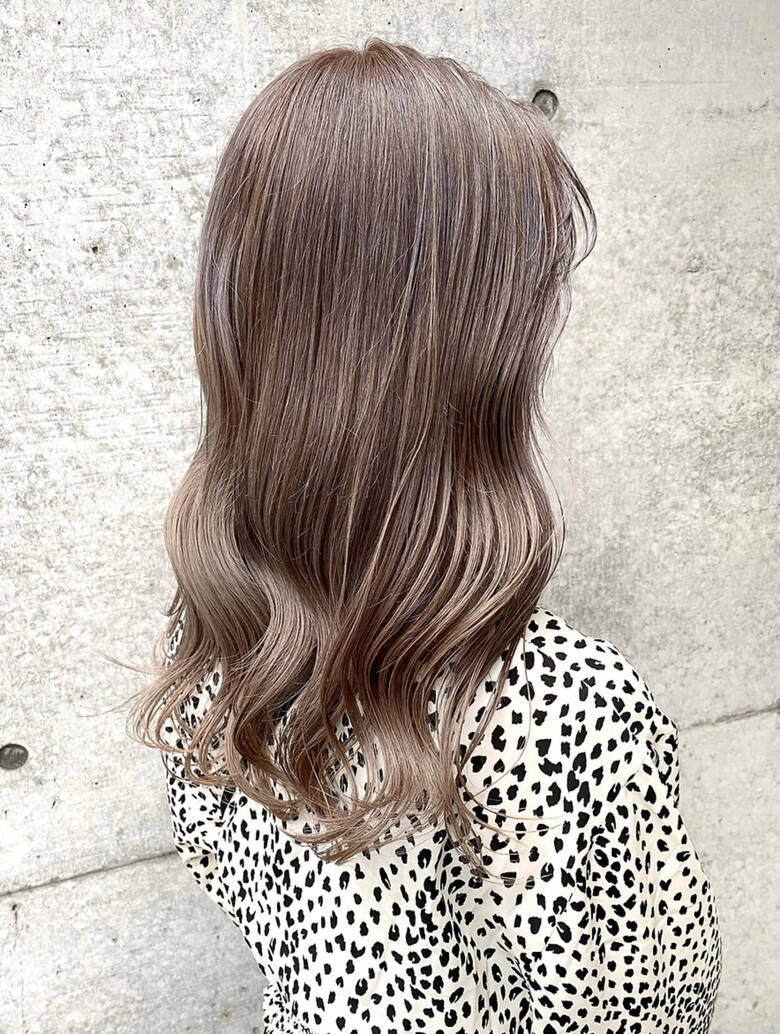 アッシュベージュ ロング ミルクティーベージュ ラベンダーカラー Taylor 田崎武佐志 Hair