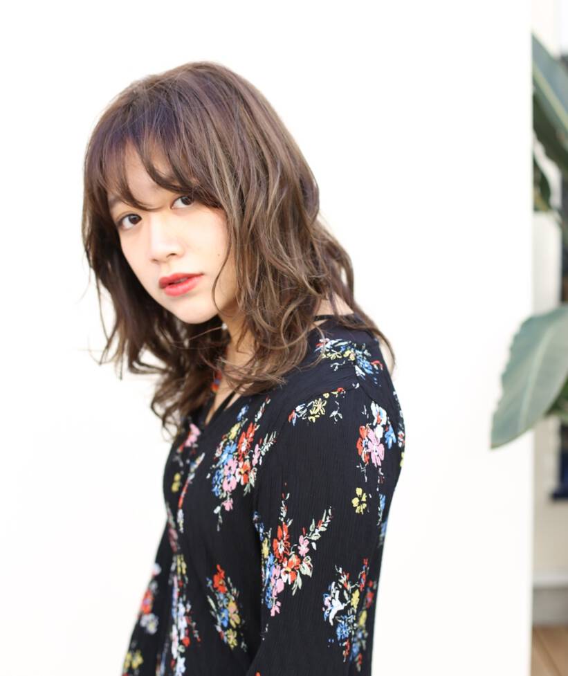 オトナっぽい雰囲気の髪色 アッシュブラウン のレングス別ヘアカタログ Hair