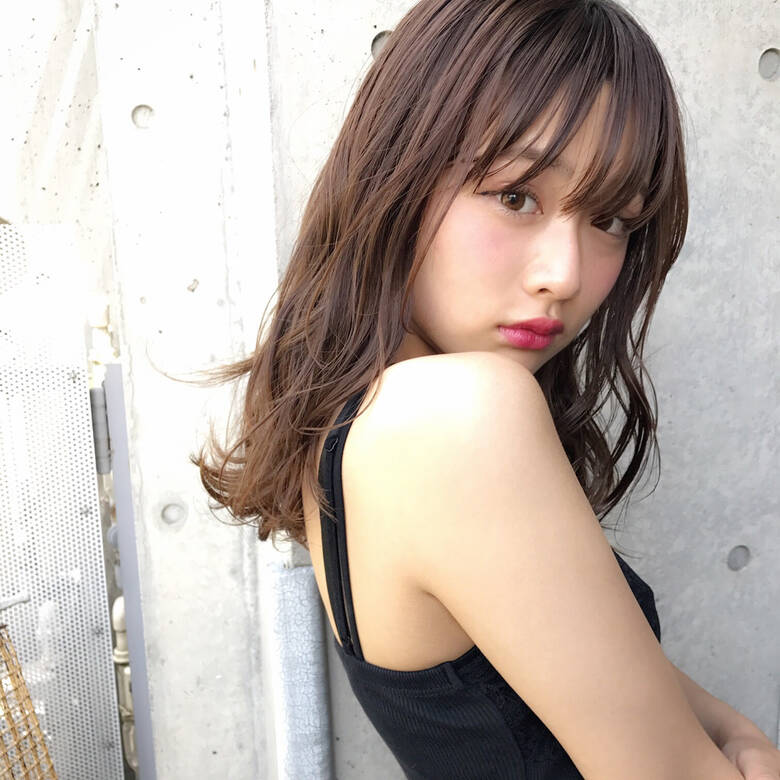 カーキアッシュ セミロング 透明感 セクシー Cache Cache わたるマジック Hair