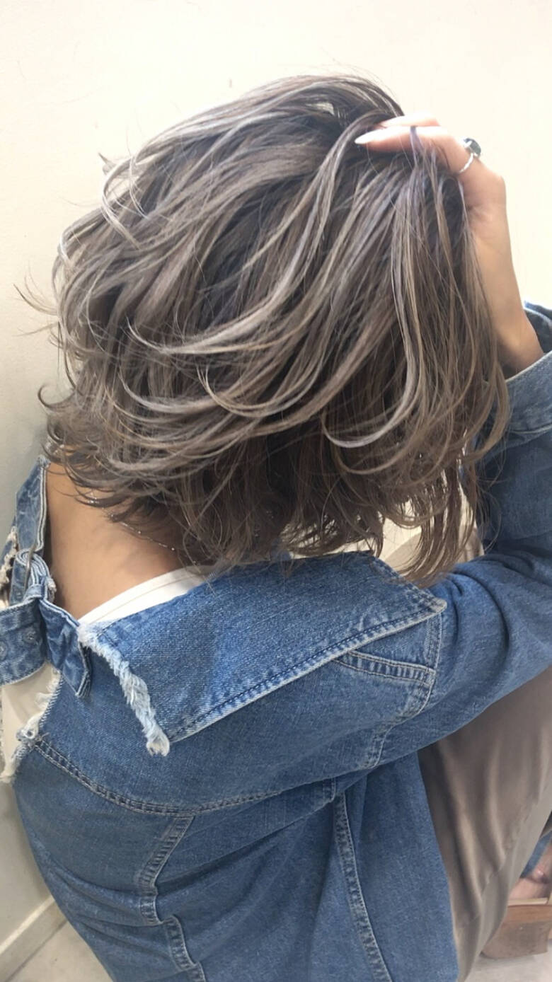 グレージュ ボブ アンニュイほつれヘア 外国人風カラー トルネード 高沼 達也 Byトルネード 5056 Hair