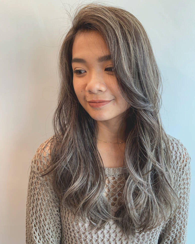 グラデーションカラー ロング ハイライト アッシュ Kakimoto Arms青山店 石津 慧 ヘアカラーリスト ロングヘア Hair