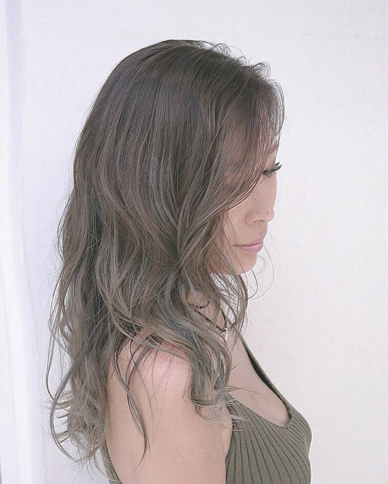グラデーションカラー バレイヤージュ カーキアッシュ セミロング Rumina Rumina 高田ゆみこ Hair