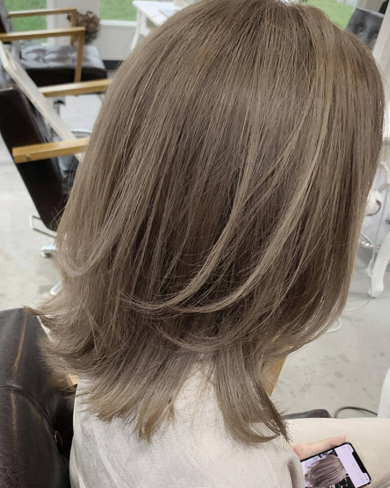 バレイヤージュ 透明感カラー レイヤーボブ ミルクティーベージュ Ferreira フェレイラ ユアサケンイチ 湯浅 賢一 Hair