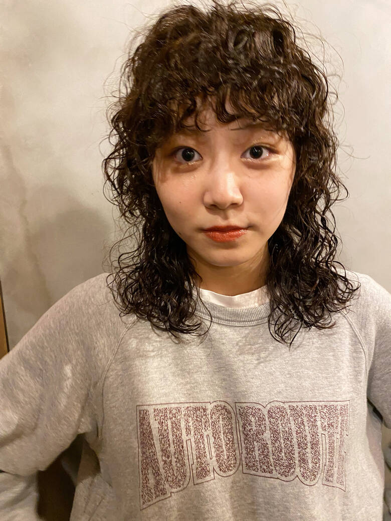 ウルフパーマ くせ毛風 ミディアム ナチュラル 人トナリ 冨永 真太郎 6263 Hair ウルフパーマ くせ毛風 ミディアム ナチュラル 人トナリ 冨永 真太郎 6263 Hair