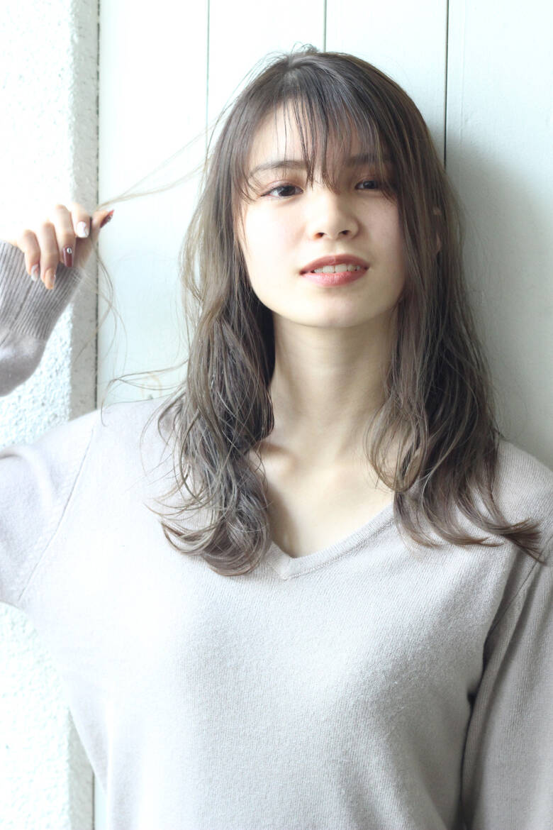 流し前髪 ロング アンニュイほつれヘア ナチュラル Tuuli 松田 和幸 Hair