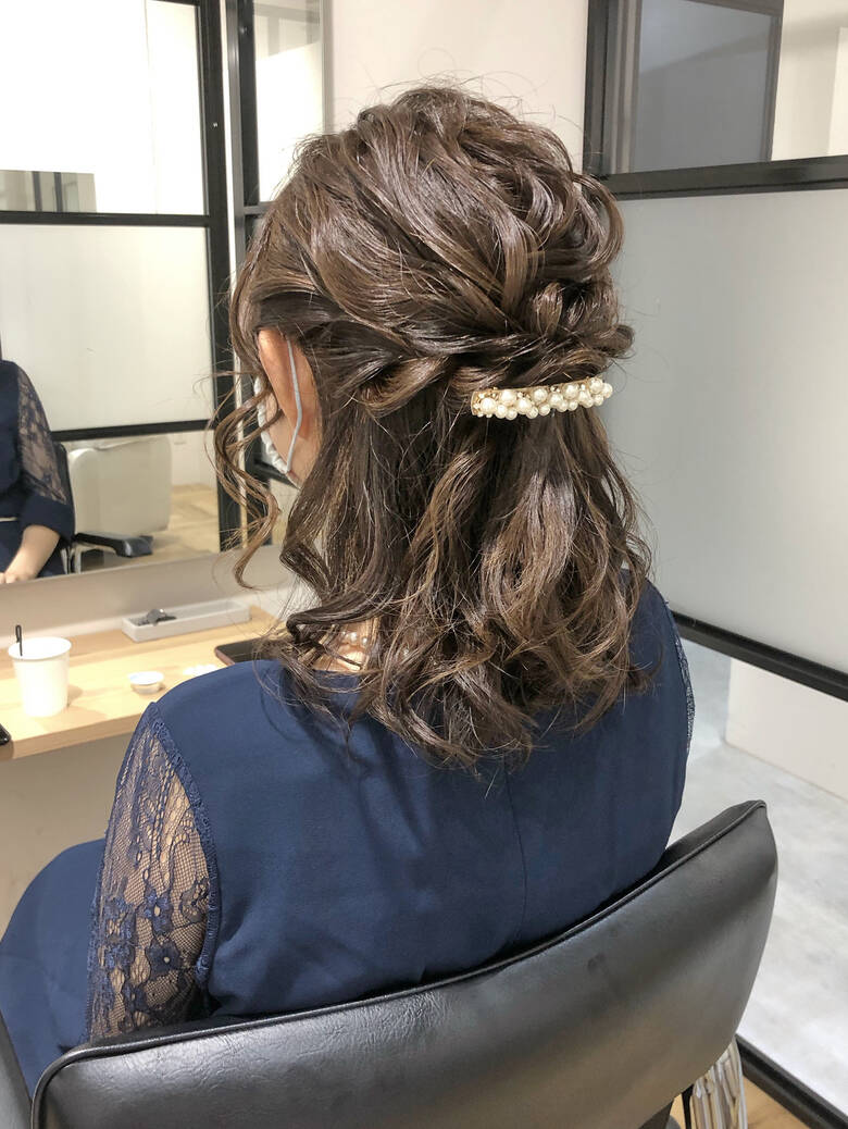ミディアム お呼ばれヘア ナチュラル ふわふわヘアアレンジ Dears 上杉 Hair