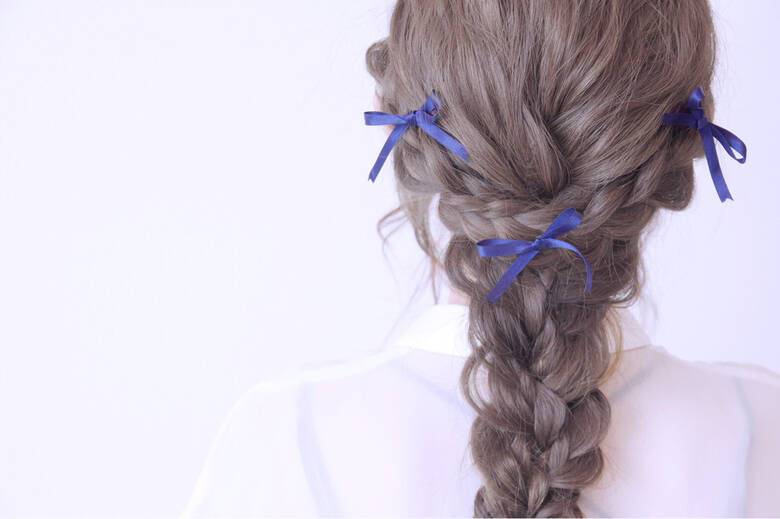 結婚式 セミロング ヘアアクセ 編み込み Hair Nail Tlabes 鳥越 ありさ Hair