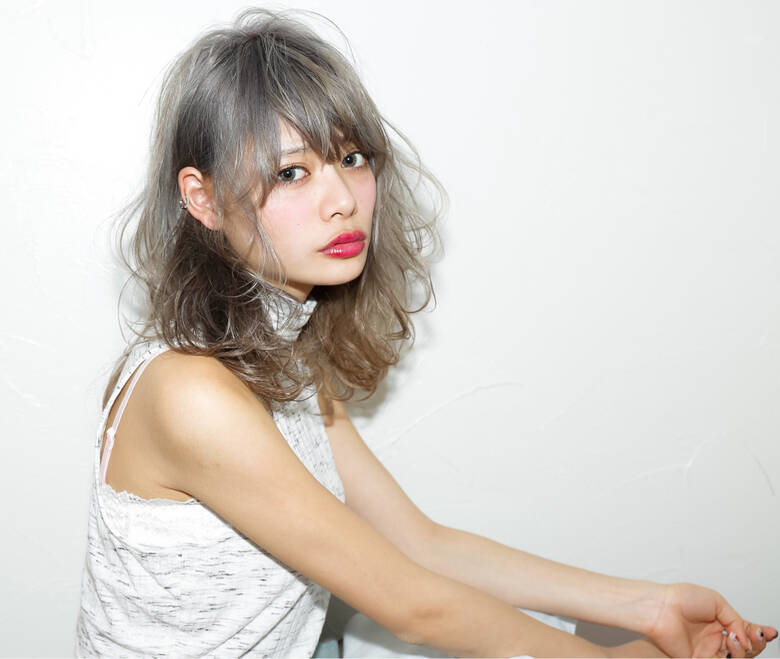ハイライト グラデーションカラー レイヤーカット セミロング Noz渋谷公園通り店 Jewil渋谷 店長 佐藤優真 Hair ハイライト グラデーションカラー レイヤーカット セミロング Noz渋谷公園通り店 Jewil渋谷 店長 佐藤優真 Hair
