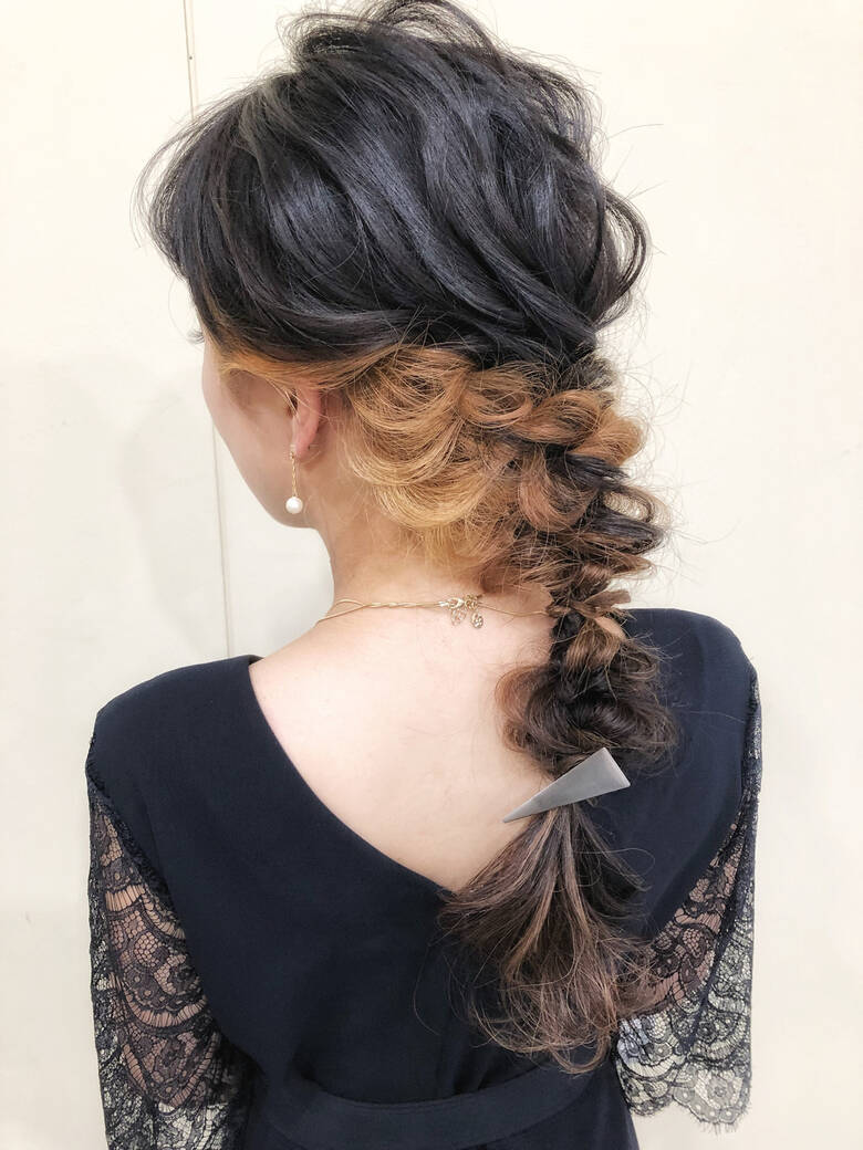 お呼ばれヘア ロング インナーカラー ヘアアレンジ Seamu サワ Hair