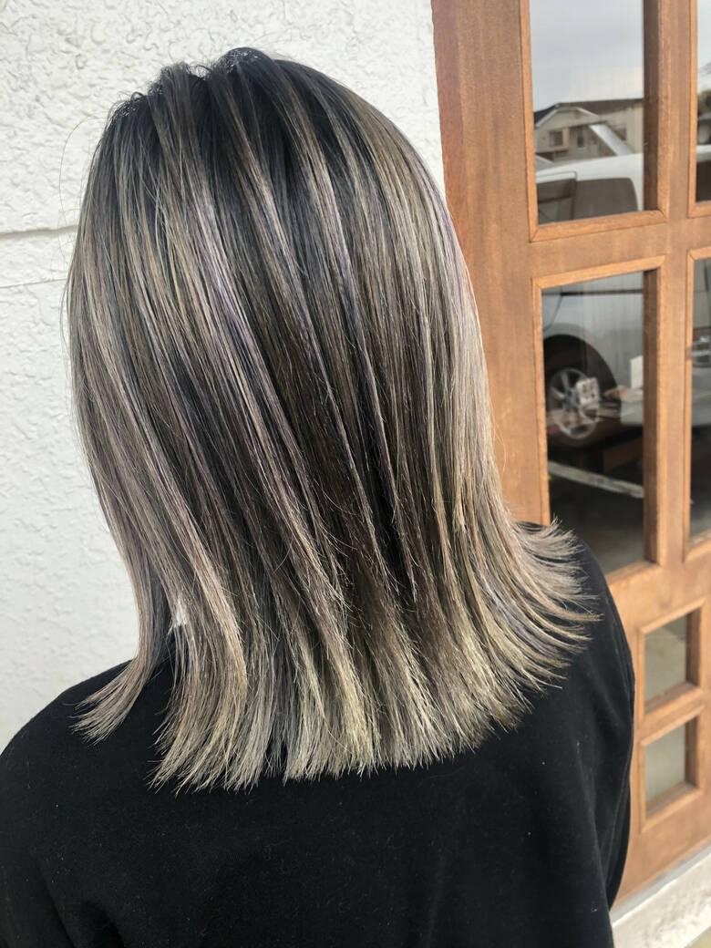 ストリート グレー ミディアム ブリーチカラー Haku Hair Salon イソザキ Hair ストリート グレー ミディアム ブリーチカラー Haku Hair Salon イソザキ Hair