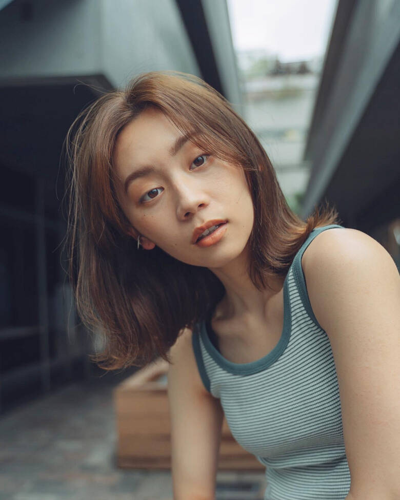 ミディアムレイヤー 大人ミディアム ナチュラル 横顔美人 Lora Garden 児玉善央 Hair