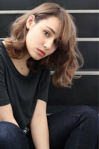 ヌーディーカラー をヘアにも 秋はヌーディーで 女子に Hair
