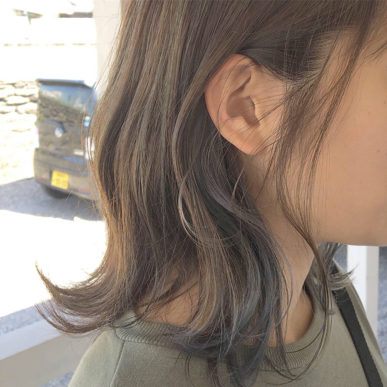 ミルクティーグレージュ ハイライト インナーカラー ミディアム×HairworksZEAL×MOMOKO×476460【HAIR】
