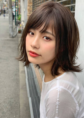 シースルーバング 外ハネ で今っぽくオシャレになれるヘア6選 Hair