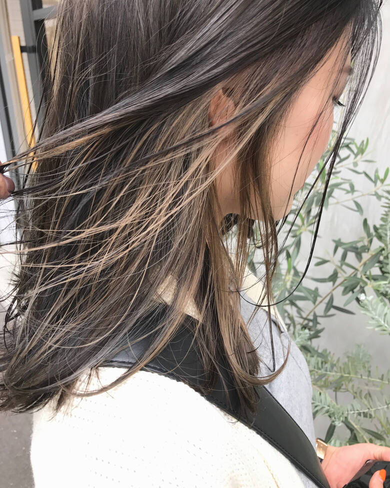 インナーカラーグレージュ アッシュグレー ナチュラル アッシュグレージュ Solas 漁野 陽介 Hair
