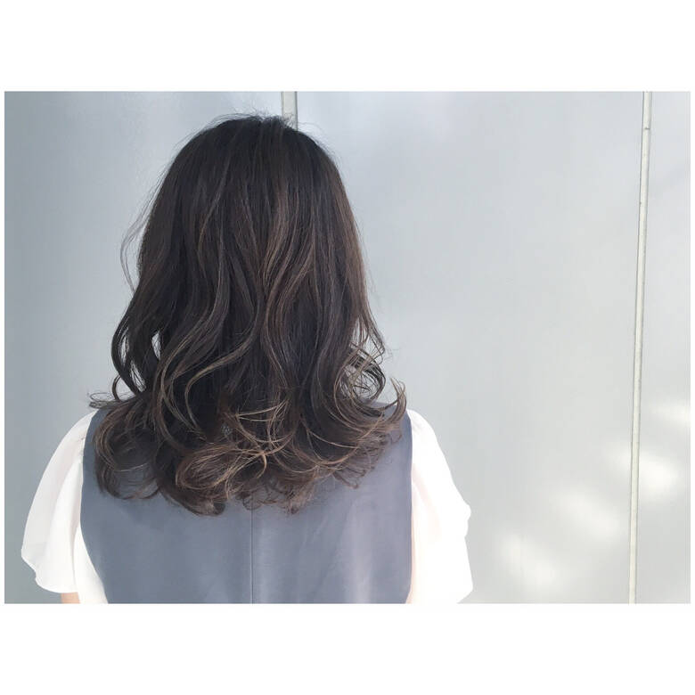 暗髪 グレージュ グレーアッシュ ミディアム Buzz北堀江 杉本あさか Asa 3065 Hair