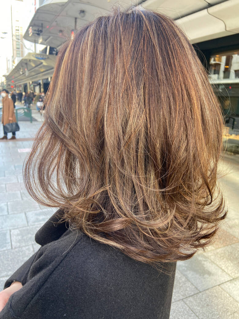 レイヤーカット ミルクティーベージュ セミロング ヌーディベージュ Snob 元橋啓太 Hair