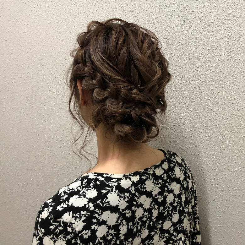ふわふわヘアアレンジ ミディアム 結婚式ヘアアレンジ ヘアセット Assiette ヘアアレンジ 林 杏香 Assiette Hair