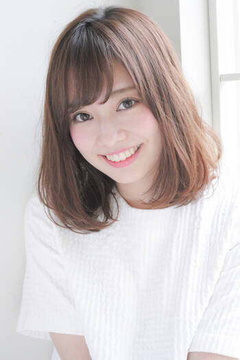 前髪カットは悩んでしまう 失敗しないための方法は Hair