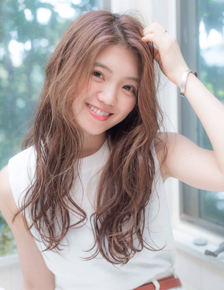 大人可愛い 丸顔 セミロング ゆる巻き Fringe Hair Salon Fringe 染谷正 Hair