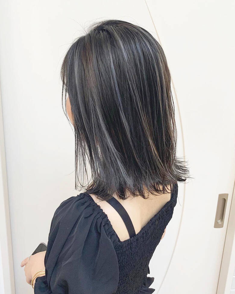 アッシュグレイ シルバーグレイ ミディアム ダブルカラー Cherie Hairdesign ヨシダタイシ Hair