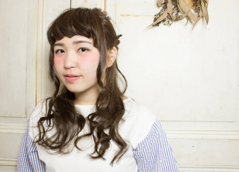 ハーフアップ ヘアアレンジ 巻き髪 オン眉 Tiara 本店 ケンタロウ Hair