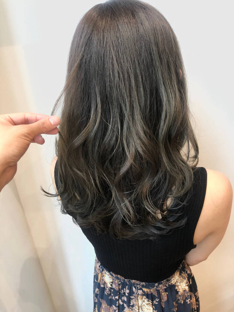 セミロング カーキアッシュ カーキ ナチュラル Violet 田村祐樹 Hair