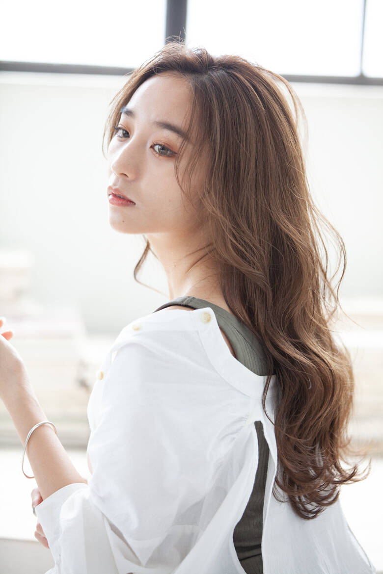 ヘアアレンジ ベージュカラー アッシュグレージュ 簡単ヘアアレンジ Shell Bear 武淵 晴香 Hair ヘアアレンジ ベージュカラー アッシュグレージュ 簡単ヘアアレンジ Shell Bear 武淵 晴香 Hair