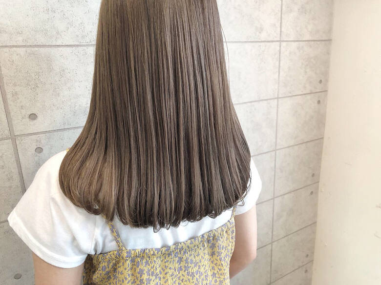 セミロング イルミナカラー 透明感カラー ミルクティーグレージュ Nyny 河原町三条店 徳永 実沙 5569 Hair