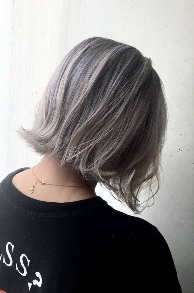 ホワイトシルバー シルバーアッシュ ハイトーンカラー ボブ Act表参道 仲間隆之 Hair