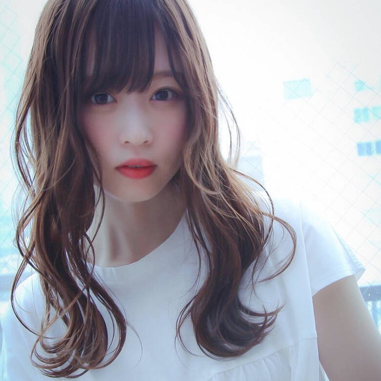 セミロング ナチュラル インナーカラー セミディ Chloe Sharesalon 都築祐矢 Hair