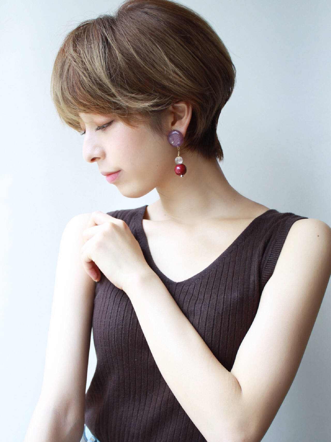 髪型 ショート アッシュグレー